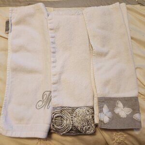 Hand towels - white and silver